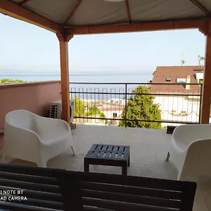 Pozzo Lazzaro , Santa Teresa Di Riva Italia